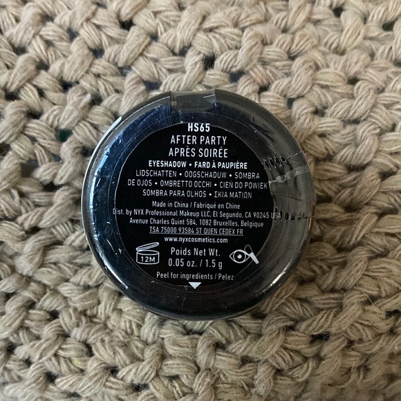 NYX Professional Makeup Shimmery Deep Olive Eyeshadow Single After Party - Picture 5 of 6